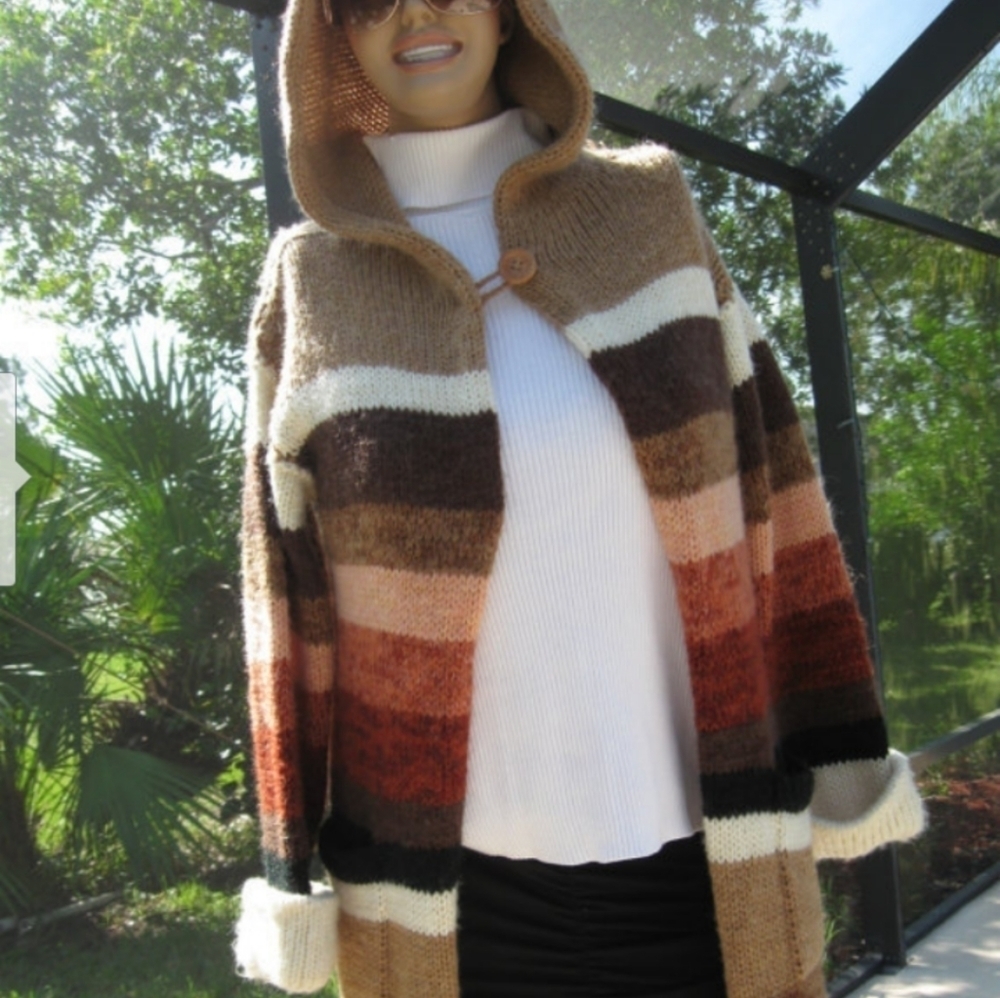NEW HAND KNIT HOODED SWEATER COAT SIZE MEDIUM - Picture 7 of 9